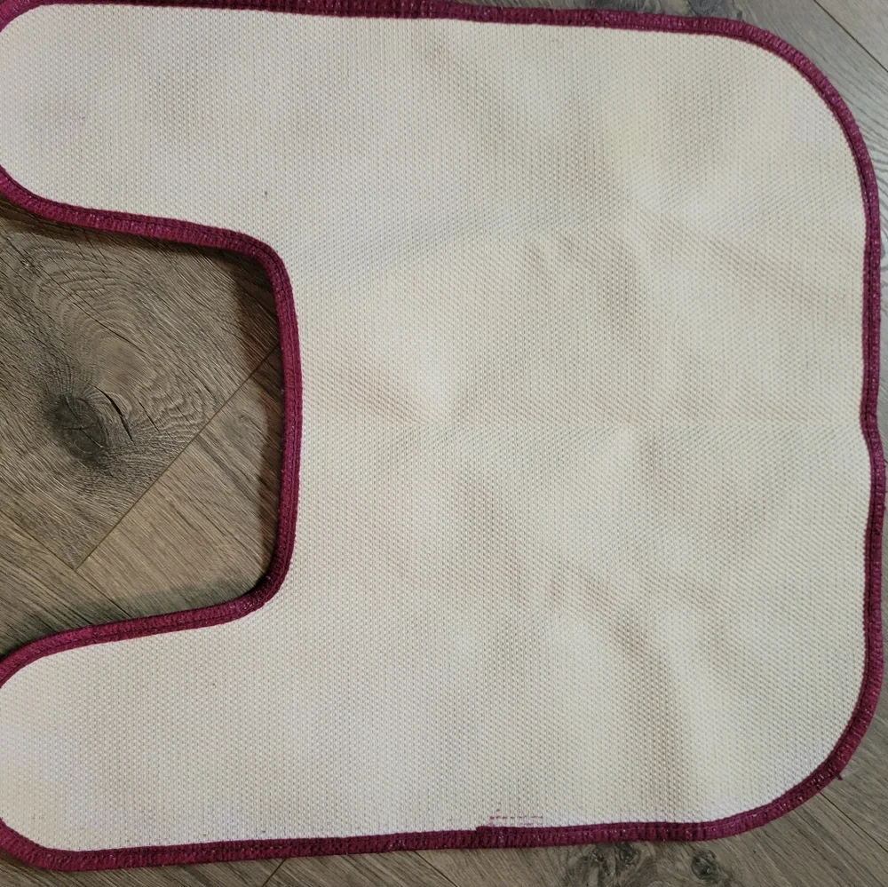 EUC SEARS Bath mat RED